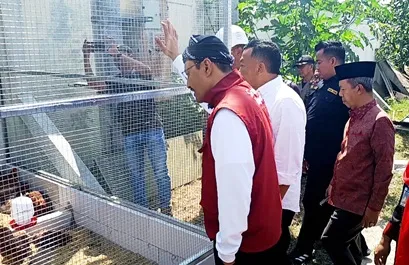 Menteri Sosial Gus Ipul Apresiasi Program Ketahanan Pangan di Sekolah Rakyat Ponorogo Foto BeritaJatim.com