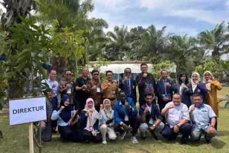 Polinema Tanam 1.000 Pohon, Perkuat Komitmen Green Campus Foto BeritaJatim.com