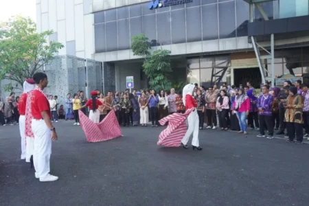 Gelar Fashion Show Disabilitas, Midtown Residence Surabaya Rayakan Semangat Kesetaraan di HUT ke-80 RI Foto BeritaJatim.com