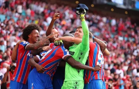 Kejutan! Crystal Palace Permalukan Liverpool FC di Community Shield Foto BeritaJatim.com