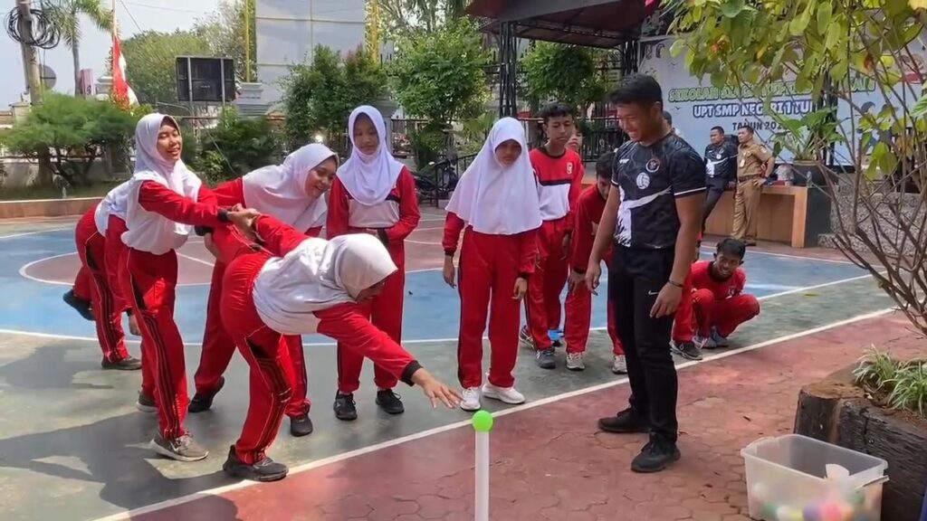 Seru! Outbound Kids by UNESA Bikin Siswa SMPN 1 Tuban Lupa Gadget Foto BeritaJatim.com