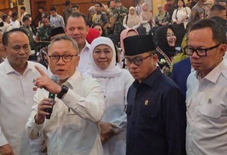Rapat di Kantor Gubernur Jatim, Menko Zulhas Putuskan Segera Serap Gula Petani Lumajang Foto BeritaJatim.com