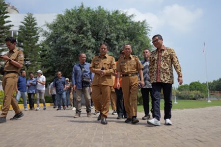 Kolaborasi Hijau: PT SBI dan Pemkab Tuban Satukan Visi Bangun Ekonomi Berbasis Lingkungan Foto BeritaJatim.com
