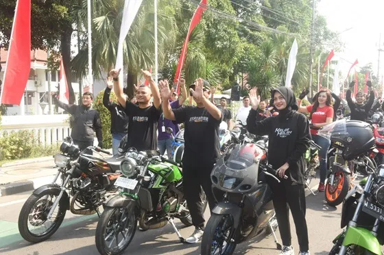 Berangkatkan Riding Kelas Malam AG City, Mbak Wali: Ini Bisa Jadi Ajang Edukasi Masyarakat Tentang Etika Berkendara Foto BeritaJatim.com