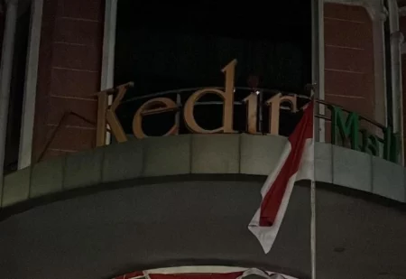 Situasi Terkini Kediri: Kantor dan Mal Tutup Lebih Cepat Usai Kerusuhan Foto BeritaJatim.com