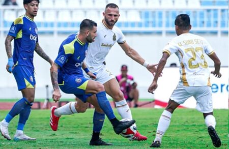 Arema FC Vs Dewa United: Singo Edan Jaga Rekor, Tangsel Warriors Cari Kebangkitan Foto BeritaJatim.com
