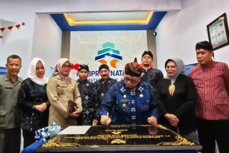 Bupati Blitar Resmikan Kantor Kas BPR Penataran dan Luncurkan Aplikasi PASKU Foto BeritaJatim.com