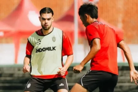 Ini Alasan John Herdman Pilih Jens Raven Gantikan Mauro Zijlstra di Timnas Indonesia Foto BeritaJatim.com