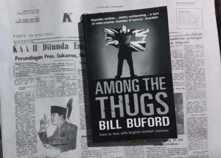 Sinopsis Buku Among The Thugs Foto BeritaJatim.com