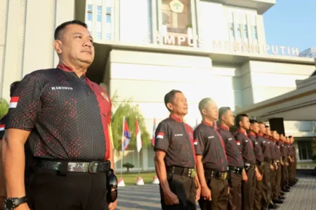 Yang Jaga PKKMB Untag Pernah Jaga NKRI: Disiplin Mahasiswa Ditempa Sejak Pertama Kali Menginjak Kampus Foto BeritaJatim.com