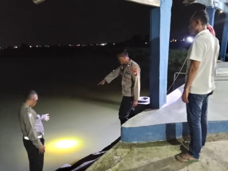 Diajak Mancing, Balita Malah Tewas Tenggelam di Tambak Milik Warga Gresik Foto BeritaJatim.com