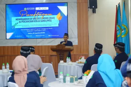 PT Paiton Energy dan POMI Perpanjang Kerja Sama TJSL dengan Pesantren Nurul Jadid Probolinggo Foto BeritaJatim.com