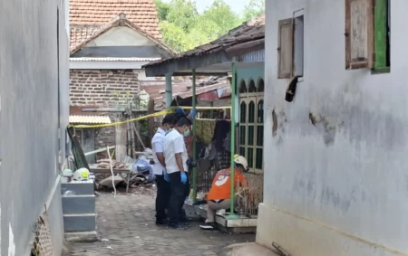Ledakan Bondet Guncang Pasrepan, Seorang Pemuda di Pasuruan Alami Luka Serius Foto BeritaJatim.com