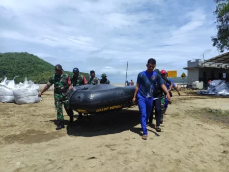 Poskamladu Pacitan Siapkan Perahu Karet Sambut Pertemuan Tim Ekspedisi Merah Putih Foto BeritaJatim.com