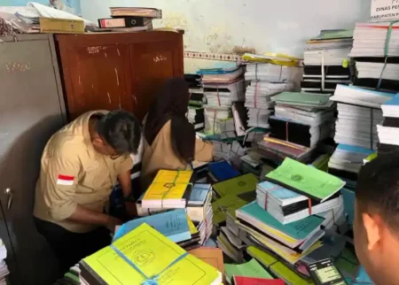 Usut Dugaan Korupsi Rangkap Jabatan dan Dana BOP, Kejari Probolinggo Geledah Kantor Disdikdaya Foto BeritaJatim.com