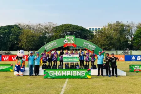 SDN Kalirungkut I/264 Sapu Bersih Gelar Juara MilkLife Soccer Challenge Surabaya Seri 1 Foto BeritaJatim.com