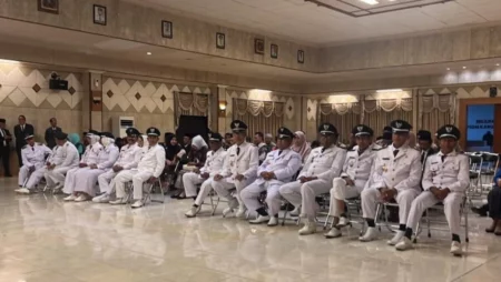 Mantan Kades Miliarder Sekapuk Gugat Pemkab Gresik ke PN dan PTUN Foto BeritaJatim.com