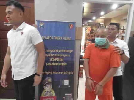 Polres Gresik Tangkap Penambang Galian C Ilegal di Sungai Bengawan Solo Foto BeritaJatim.com