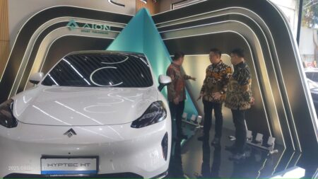 GAC AION Resmikan Dealer Eksklusif di Surabaya, Optimis Gairahkan Pasar Mobil Listrik Jatim Foto BeritaJatim.com