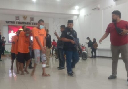 Polres Pamekasan Tangkap 5 Tersangka Curanmor Foto BeritaJatim.com