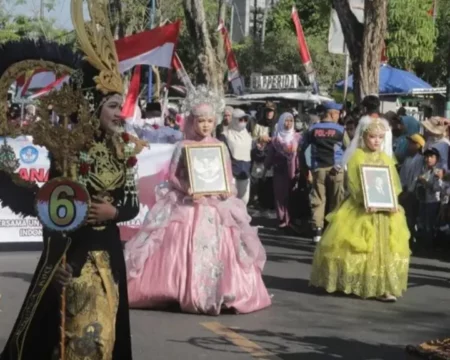 Karnaval Tingkat Pelajar, Bupati Pamekasan Apresiasi Semangat Kebangsaan Generasi Muda Foto BeritaJatim.com