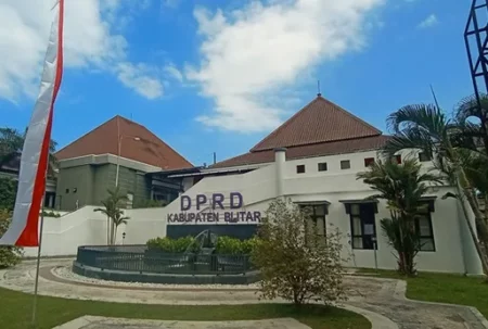 Kasus Dugaan Penelantaran Anak oleh Anggota DPRD Blitar, Mediasi Gagal, PDIP Menunggu Rekomendasi BK Foto BeritaJatim.com