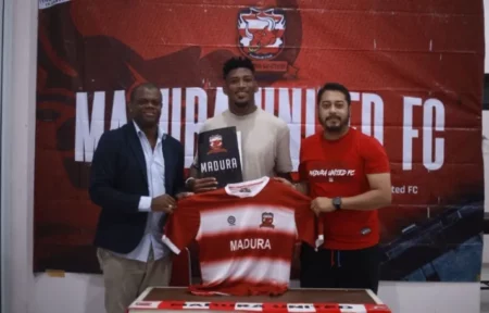 Madura United Datangkan Bek Brasil Jorge Mendonça untuk Perkuat Lini Pertahanan Foto BeritaJatim.com
