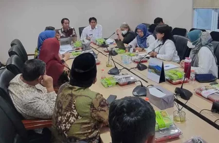 Komisi C DPRD Surabaya Perjuangkan Tanah Warga Sawahan Baru yang Diklaim PT KAI Foto BeritaJatim.com
