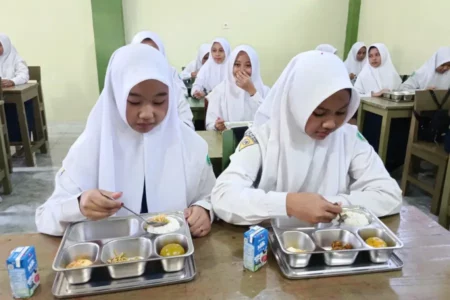 Launching SPPG Tandai Dimulainya MBG di Lumajang, Kapasitas Baru 2.000 Porsi Foto BeritaJatim.com