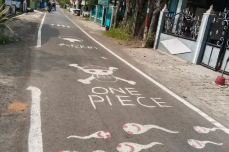 Mural One Piece Warnai Jalan di Beji Pasuruan, DPRD Apresiasi tapi Ingatkan Soal Lokasi Foto BeritaJatim.com