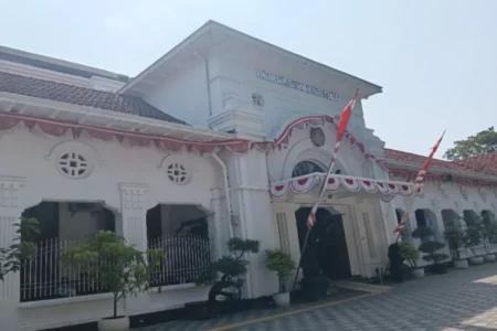 Disiksa Selama 16 Tahun, Ibu Tiga Anak di Surabaya Gugat Cerai Suami Disabilitas Foto BeritaJatim.com