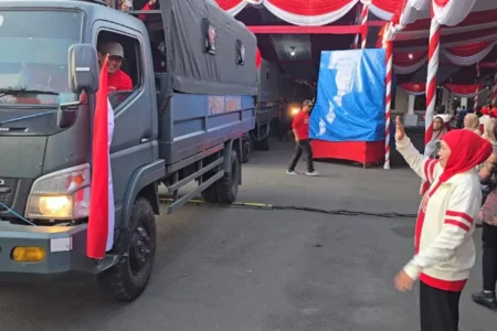 Lepas 300 Pendaki Tim Ekspedisi 3339 MDPL ke Arjuno, Gubernur Khofifah: Cintai Merah Putih dengan Jaga Alam Foto BeritaJatim.com