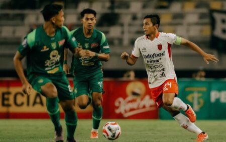 Jelang Lawan Persebaya, Ricky Fajrin Minta Bali United Bangkit di Kandang Sendiri Foto BeritaJatim.com