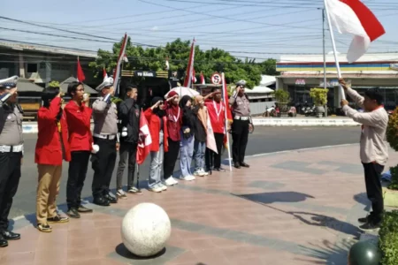 GMNI Probolinggo Beri Catatan Kritis di HUT ke-80 RI lewat Upacara dan Orasi Foto BeritaJatim.com