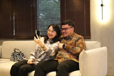 Momen Mas Dhito dan Mbak Cicha Bertemu dan Video Call Guru SMA Foto BeritaJatim.com