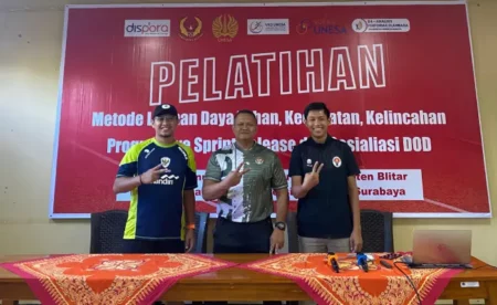 Dosen UNESA Sosialisasikan Model Latihan Fisik Terbaru, Puluhan Guru Olahraga dan Pelatih Kabupaten Blitar Antusias Foto BeritaJatim.com