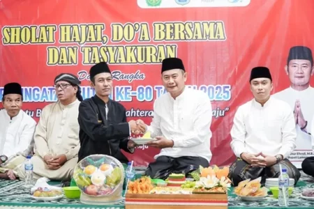 Bupati Lamongan Ajak Warga Jaga Kedaulatan NKRI dalam Peringatan HUT ke-80 RI Foto BeritaJatim.com