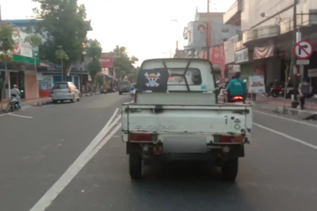 Makin Banyak Bendera One Piece Berkibar di Kota Blitar, Ini Sikap Bakesbangpol Foto BeritaJatim.com