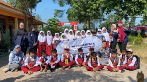 KKN UMD UNEJ Gencarkan Edukasi PHBS dan Kesehatan Gigi untuk Siswa SD di Desa Wonosuko Foto BeritaJatim.com