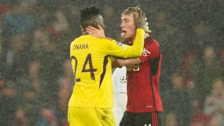 Diparkir kontra Arsenal, Sinyal Kuat Rasmus Hojlund-Andre Onana Segera Dilepas Foto BeritaJatim.com