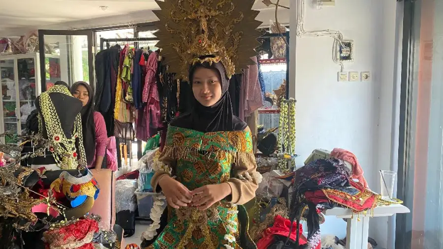 Persewaan Kostum Keluhkan Sepi Penyewa Jelang Tuban Specta Night Carnival Foto BeritaJatim.com