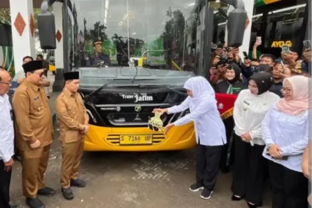 Rayakan Kemerdekaan RI, Naik Trans Jatim Semua Koridor Gratis pada 17-18 Agustus 2025 Foto BeritaJatim.com