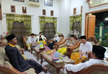 Ketua Golkar Jatim Silaturahmi ke Pesantren Modern Al-Fatimah Bojonegoro Foto BeritaJatim.com