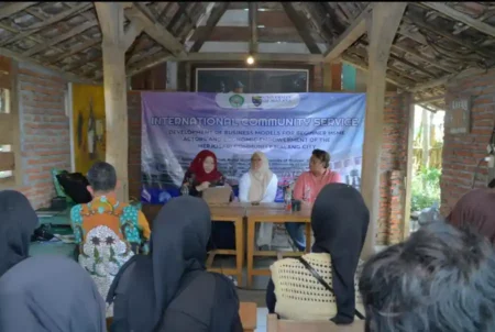 FEB Unisma dan Universiti Malaya Latih UMKM Kota Malang Kembangkan Model Bisnis Berdaya Saing Global Foto BeritaJatim.com
