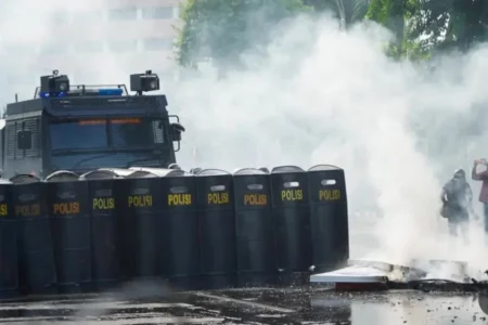 Nyawa Ojol Murah, Tunjangan DPR Selangit, Pakar: Ini Alarm Bahaya! Foto BeritaJatim.com