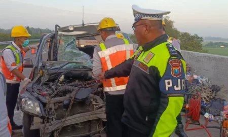 Tragedi Kecelakaan Maut di Tol Jombang-Mojokerto, Tiga Tewas Foto BeritaJatim.com