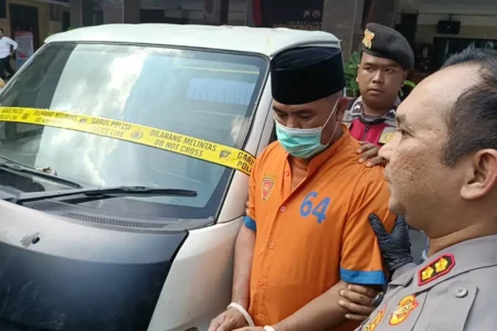 Polisi Amankan Pikap Curian di Bumdes Lumajang, Penadah Ternyata DPO Sejak 2021 Foto BeritaJatim.com