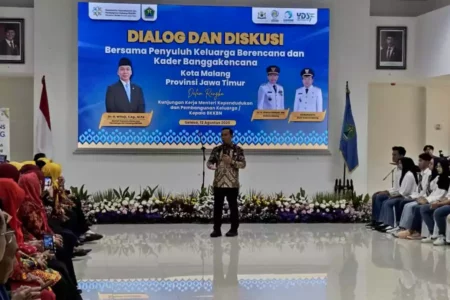 Menteri Wihaji Dorong Kantor Pemerintahan hingga Tempat Usaha Bikin Tamasya Bagi Pekerja Foto BeritaJatim.com