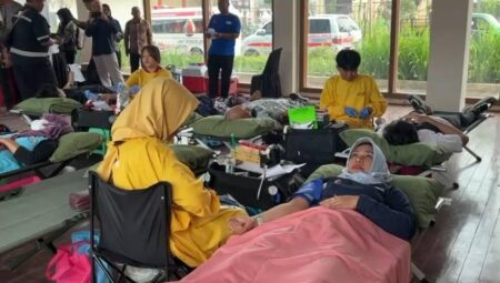 Peringatan Hari Koperasi ke-78, Pemkot Mojokerto Gelar Donor Darah hingga Parade Band di TBM Foto BeritaJatim.com