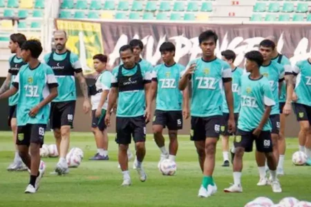 Ditanya Rotasi Pemain, Pelatih Persebaya Enggan Membuka Skema Foto BeritaJatim.com